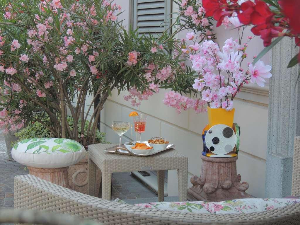 Hotel Verdi Boutique Hotel Парма Удобства фото